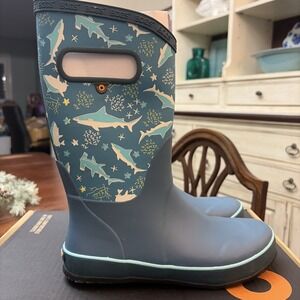 Bogs Kids Rain Boot Shark Coral, Youth Big Kid Size 4, Blue NIB